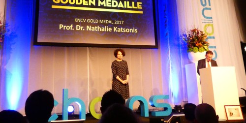 Nathalie Katsonis ontvangt Gouden Medaille.jpg