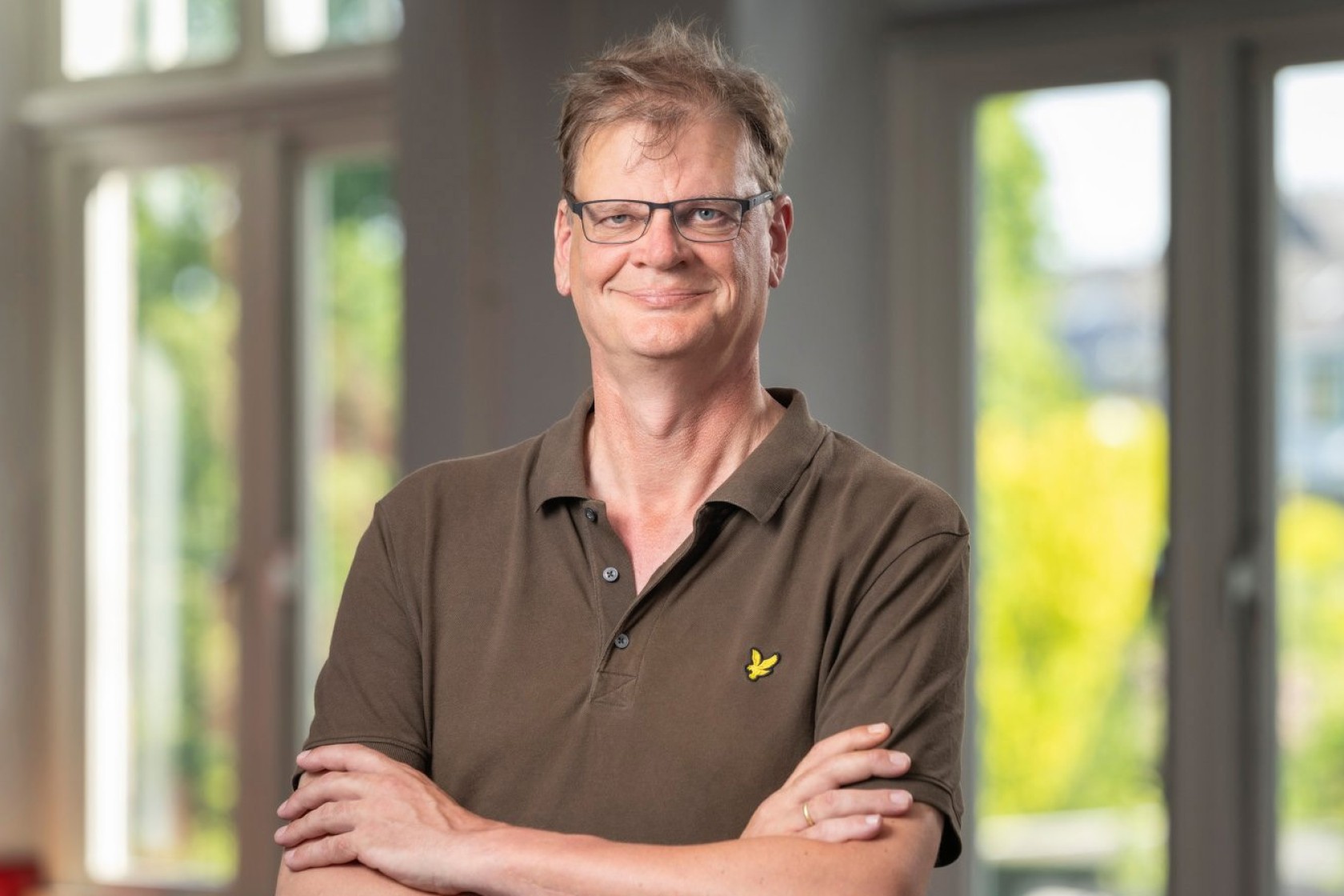 Chemisch bioloog Hermen Overkleeft ontvangt Spinozapremie. Overkleeft wordt wereldwijd beschouwd als een van de grondleggers van de chemische biologie. Dit vakgebied ontwerpt moleculen om biologische processen te bestuderen, begrijpen en beïnvloeden.